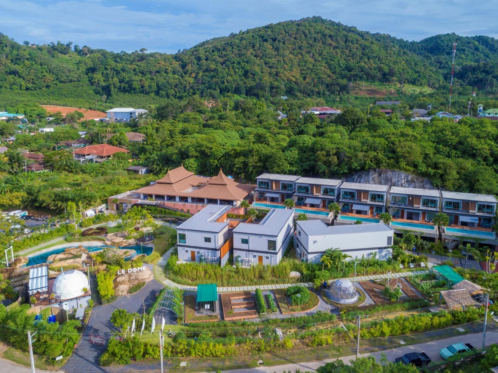 Le Resort And Villas Rawai Exteriör bild
